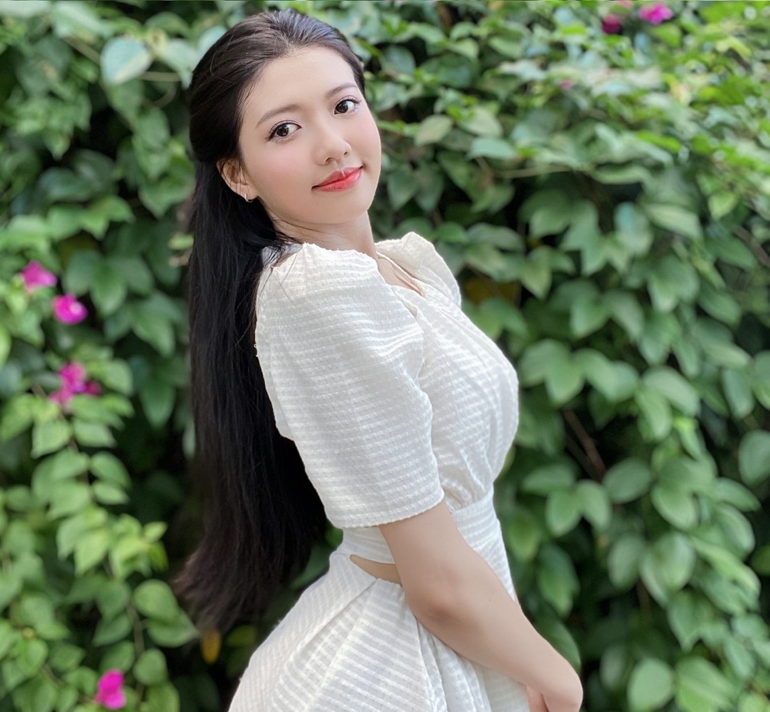 Tiểu sử Huỳnh Thị Kim Thơ - Người đẹp Bến Tre sở hữu nhan sắc xinh đẹp, tư duy sắc sảo