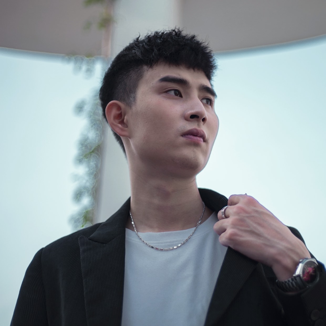 Tiểu sử Thịnh Sếu từng đóng trong các MV như “Bước qua đời nhau”, “Dừng lại đây thôi”, “Đừng nói”