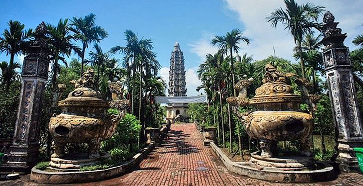 Chùa Cổ Lễ là địa điểm tâm linh thu hút nhiều người tới dâng hương ở Nam Định