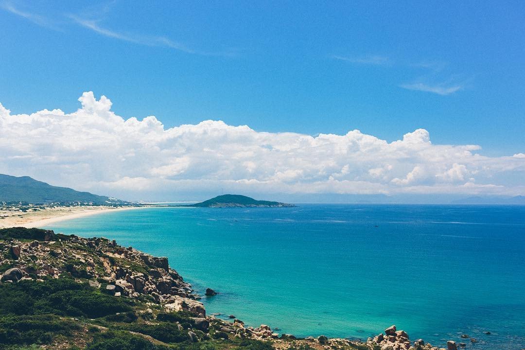 Đầm Môn Nha Trang mang vẻ đẹp dịu dàng, đằm thắm