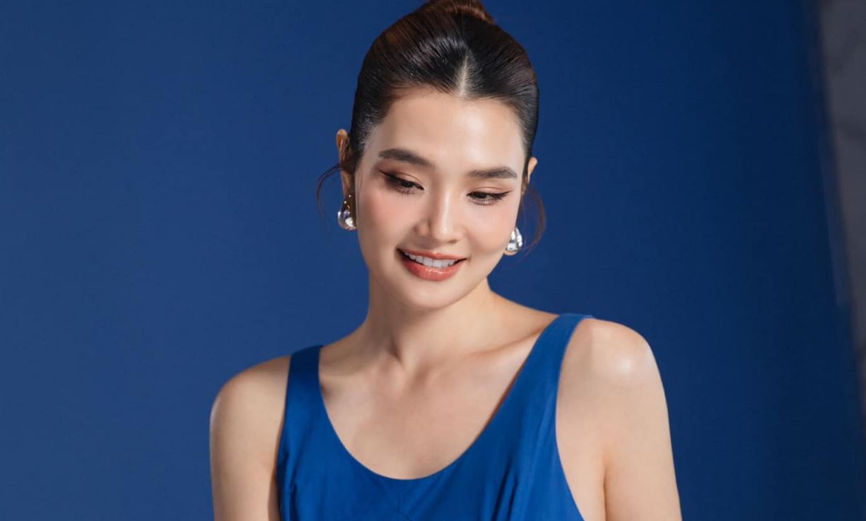 Quỳnh Thư dù bận rộn với lịch trình công việc nhưng vẫn sở hữu làn da đẹp không tỳ vết