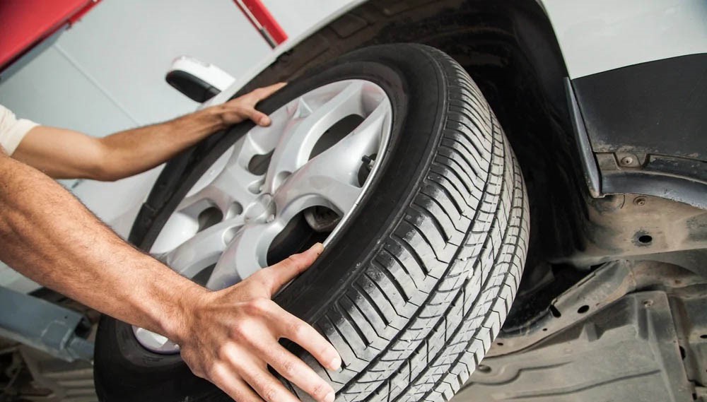 Thay lốp ô tô mới tài xế cần chú ý chọn kích thước phù hợp
