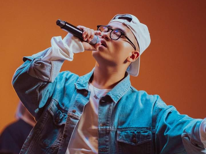 Tiểu sử GDucky có tên thật Đặng Mai Việt Hoàng sinh ngày 12/12/1998 tại Hà Nội Tiểu sử GDucky có tên thật Đặng Mai Việt Hoàng sinh ngày 12/12/1998 tại Hà Nội