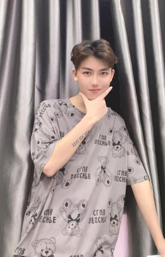 Ngoại hình Toàn Tây không thua kém các hot boy