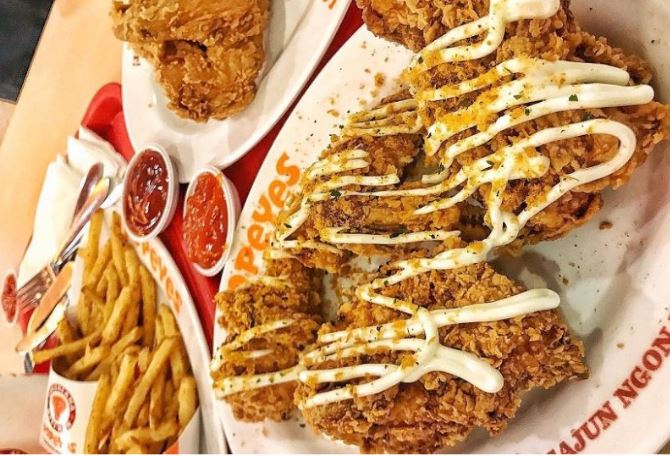  Popeyes - Gà rán cay nồng, lạ miệng