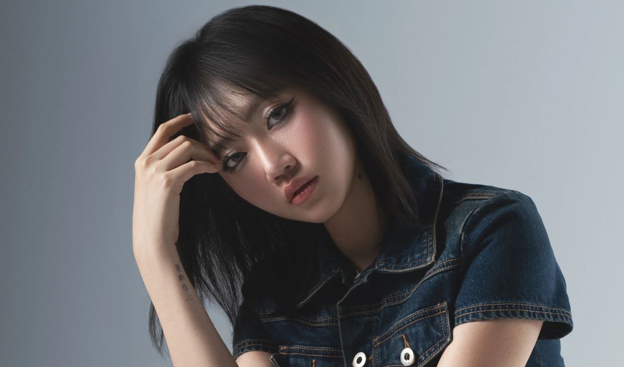 Tiểu sử Orange có tên thật Khương Hoàn Mỹ sinh ngày 15/02/1997 tại TpHCM