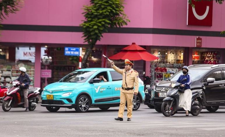 Các quy định mới về lái xe taxi và hợp đồng