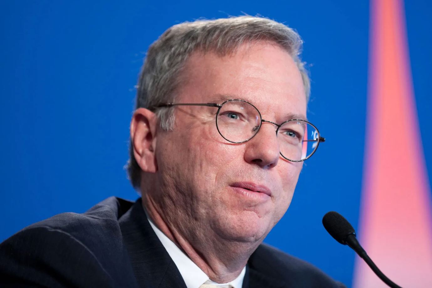 Tiểu sử Eric Schmidt chứng minh tài lãnh đạo với doanh thu Google tăng vọt