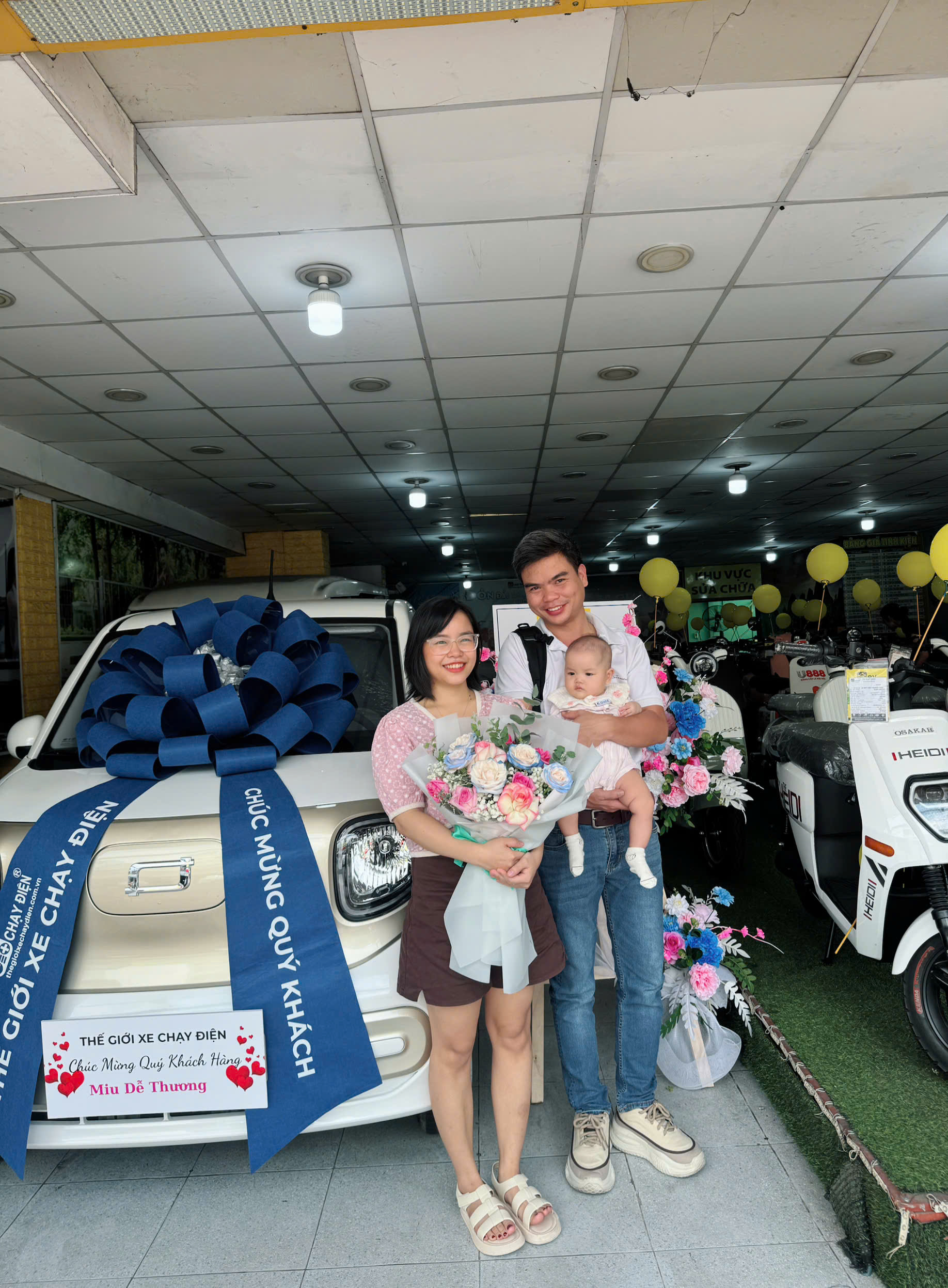 Khách hàng TGXCĐ nhận xe Bestune Xiaoma sáng 9/9/2025 trong không khí hân hoan