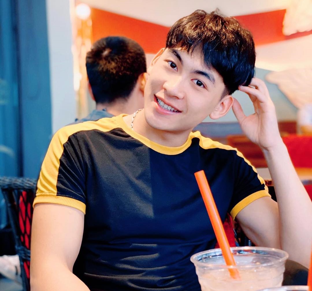 Tiểu sử Phùng Thế Văn gây bão mạng từ chương trình 