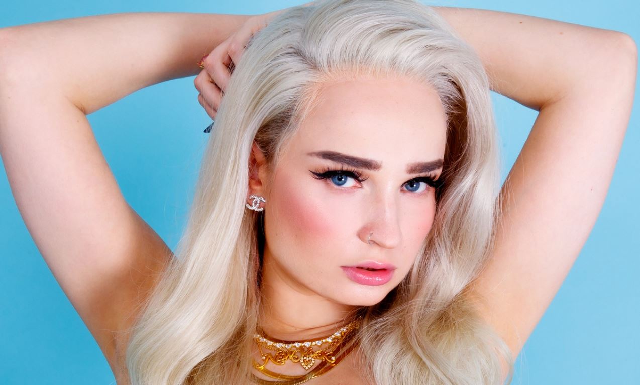 Tiểu sử Kim Petras bắt đầu từ những khó khăn nhưng cô vượt qua để trở thành ngôi sao lớn