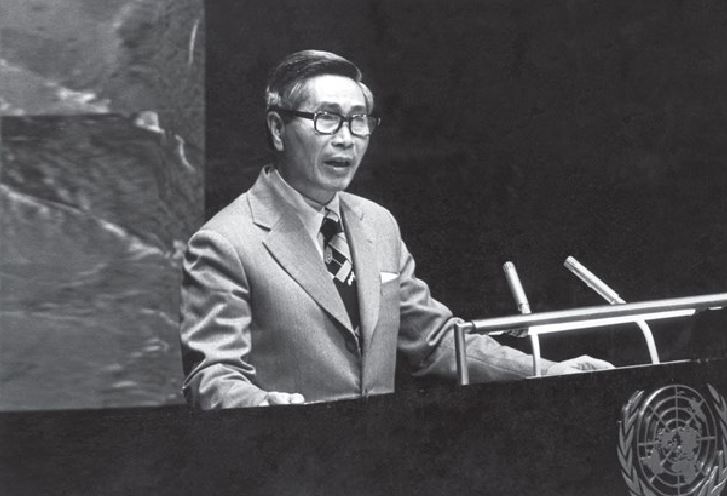 Nguyễn Cơ Thạch là Bộ trưởng Bộ ngoại giao Việt Nam