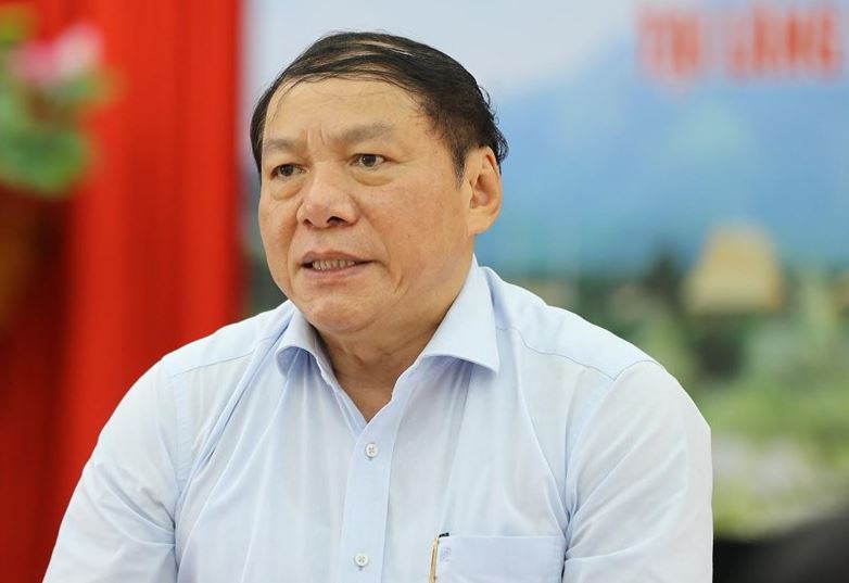 Ông đã đảm nhận nhiều chức vụ khác nhau như Phó Bí thư Thường trực Tỉnh đoàn, Ủy viên TW Hội Liên hiệp thanh niên Việt Nam