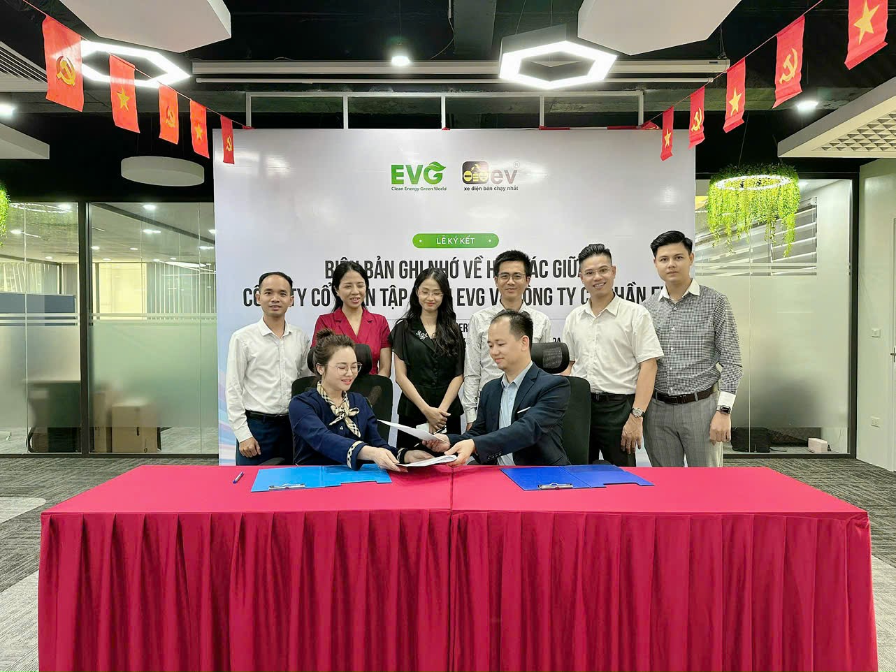 EVG Group hợp tác EV ký kết chiến lược phát triển năng lượng sạch tại Hà Nội