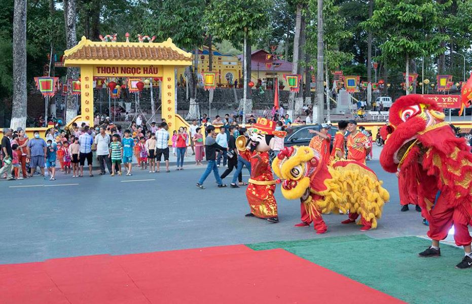 Lễ tôn vinh Thoại Ngọc Hầu