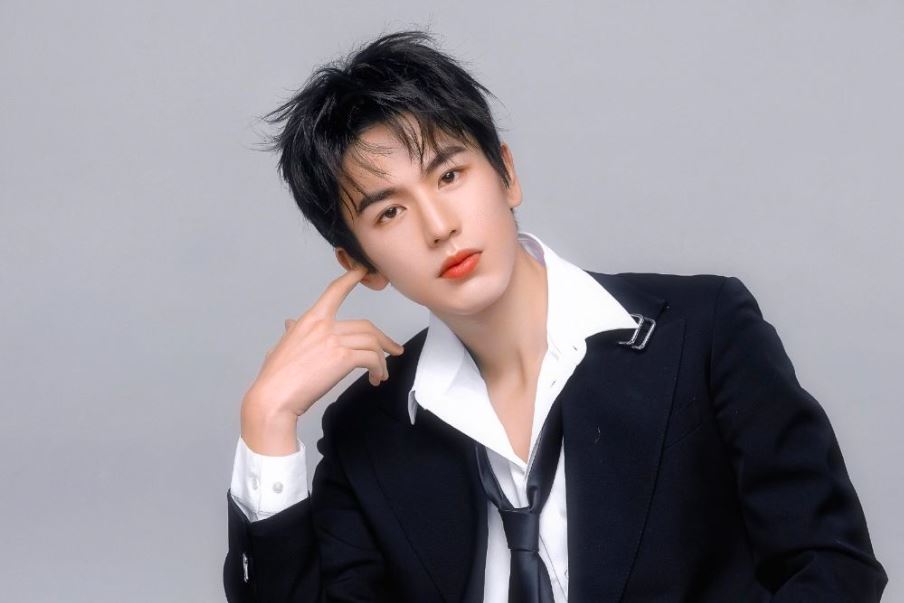 Tiểu sử Trương Lăng Hách