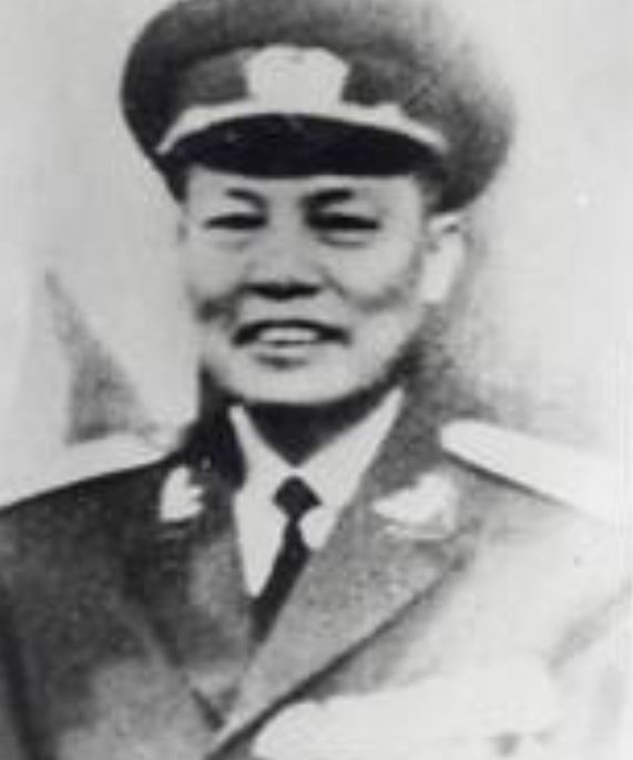 Đinh Đức Thiện là một vị tướng lĩnh cấp cao của Quân đội nhân dân Việt Nam mang quân hàm Thượng tướng