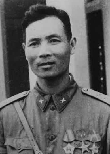 Nguyễn Quang Bích là một tướng lĩnh của Quân đội nhân dân Việt Nam mang quân hàm Thiếu tướng