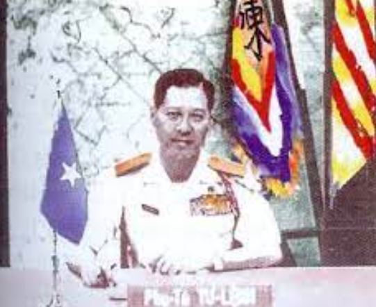 Đồng chí Đinh Mạnh Hùng từng tham gia vào Quân đội Quốc gia Việt Nam và Quân đội Việt Nam cộng hòa