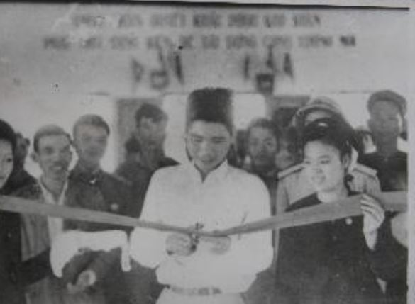 Năm 1944, ông tổ chức trở về quê nhà hoạt động rồi lập chi bộ Đảng đầu tiên của xã Phan Đình Phùng