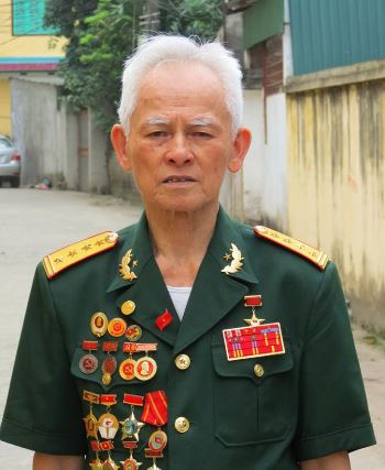 Phùng Văn Khầu là vị anh hùng lực lượng vũ trang ND trong trận đánh Điện Biên Phủ