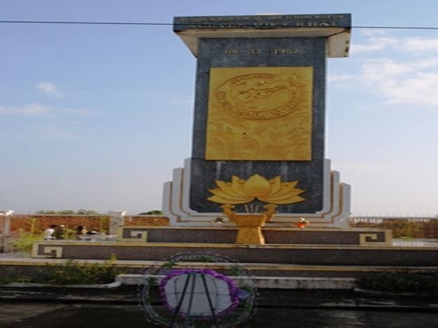 Đặc biệt, nhân kỷ niệm 65 năm ngày thành lập QĐND Việt Nam, huyện Phú Tân long trọng tổ chức khánh thành Bia tưởng niệm Anh hùng Nguyễn Việt Khái