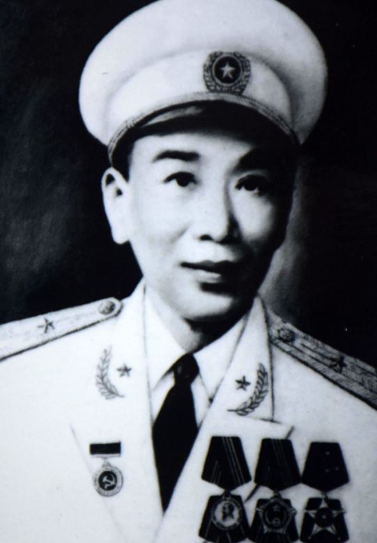 Lê Thiết Hùng là vị tướng lĩnh đầu tiên của nước Việt Nam dân chủ cộng hòa