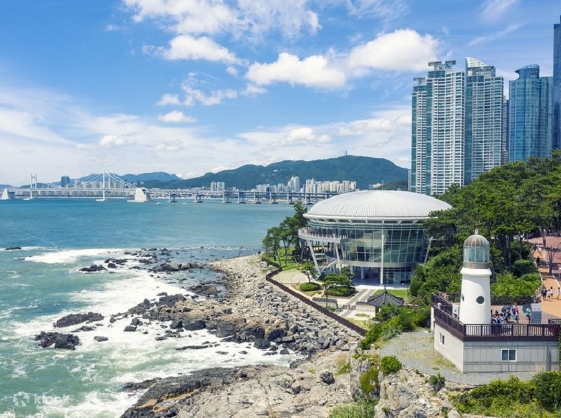 Một góc bãi biển thơ mộng tại Busan