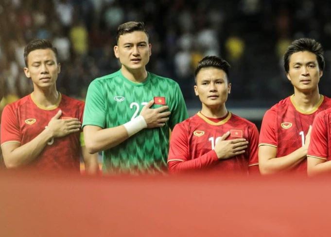 Tại mùa giải V-League 2018, Văn Lâm là thủ môn giữ sạch lưới nhất với 10 trận và thủng lưới ít nhất 25 bàn thua