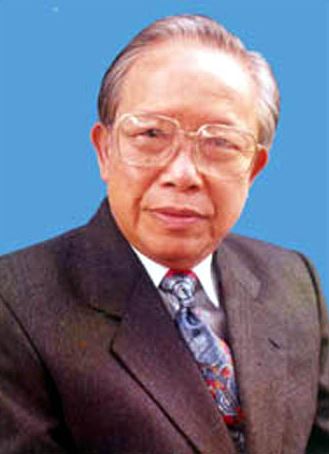 Từ năm 1987 – 1992, ông được bổ nhiệm giữ chức vụ Chủ tịch Quốc hội nước CHXHCN Việt Nam và Phó Chủ tịch Hội đồng Nhà nước