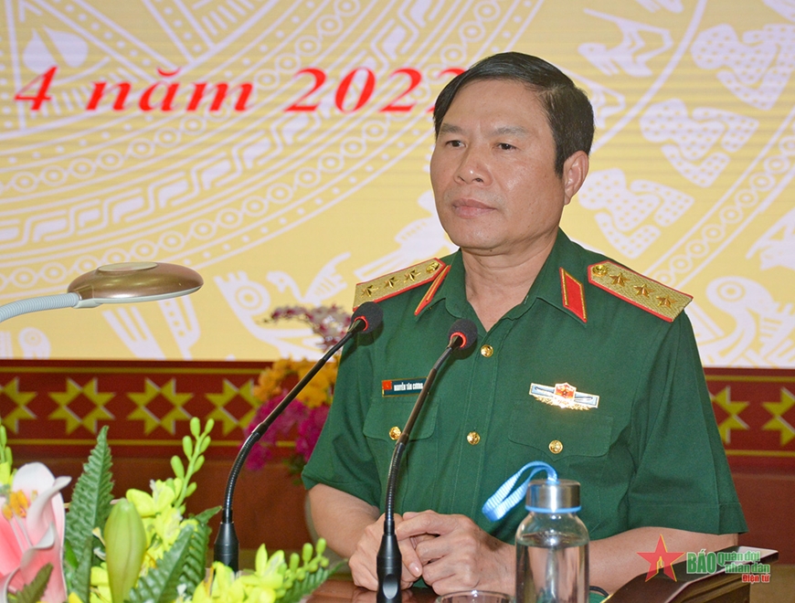 Nguyễn Tân Cương đã từng giữ nhiều chức vụ khác nhau như Đại tá, Thượng tướng, Thiếu tướng