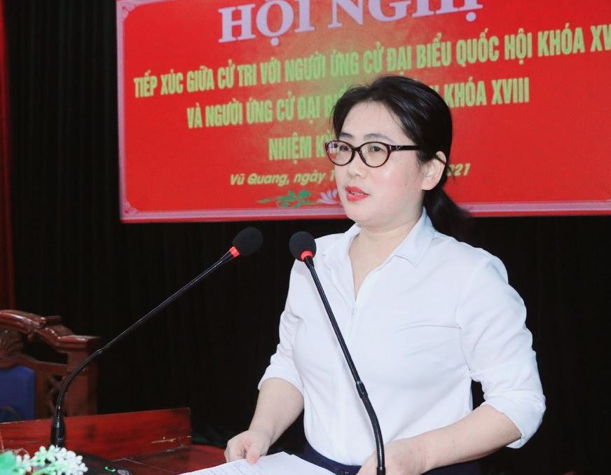 Tháng 09/1996, đồng chí Phan Thị Nguyệt Thu được tuyển dụng vào viện Kiểm sát nhân dân tỉnh Hà Tĩnh