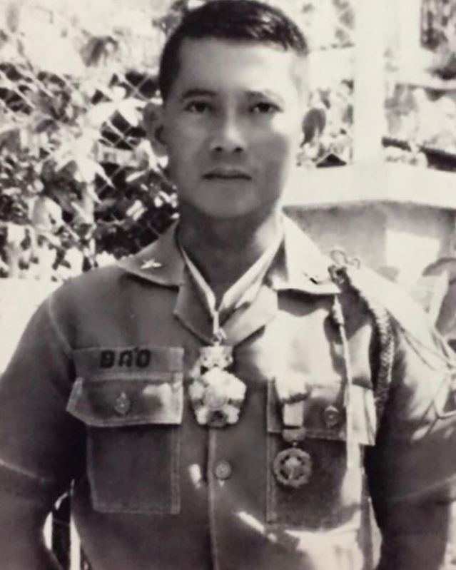 Khi đổi tên thành Quân lực Việt Nam Cộng hòa, Lê Minh Đảo đã được chọn đi du học tại lớp Huấn luyện viên ở Trường Võ bị Lục quân Fort Benning Hoa Kỳ