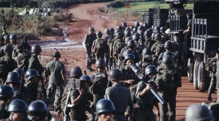 Thời gian sau khi Quân đội Quốc gia đổi tên thành Quân đội Việt Nam Cộng hòa, đồng chí được cử giữ chức vụ Trung đoàn trưởng Trung đoàn