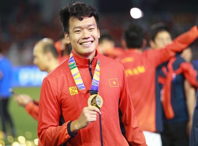 Năm 2015, anh được Hà Nội cho CLB bóng đá Công An Nhân Dân mượn để thi đấu tại giải hạng Nhất