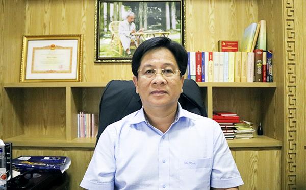 Tháng 09/2000, đồng chí Hồ Văn Mừng bắt đầu sự nghiệp của mình tại quê nhà Khánh Hòa