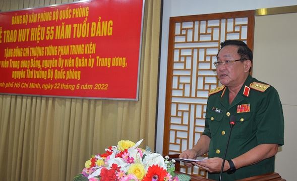Phan Trung Kiên là một vị tướng lĩnh cấp cao trong Quân đội nhân dân Việt Nam