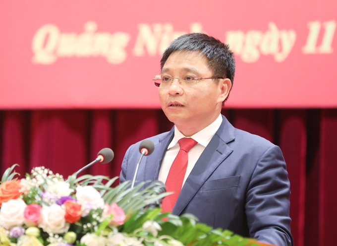 Sau khi tốt nghiệp Cao đẳng Ngân hàng Việt Nam, ông Nguyễn Văn Thắng đã bắt đầu sự nghiệp của mình ở vị trí cán bộ kinh doanh đối ngoại