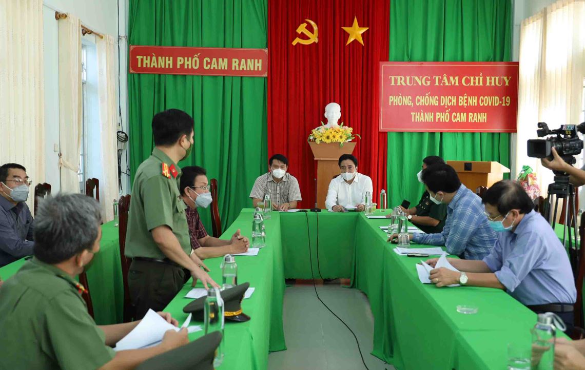 Vào ngày 16/07, đồng chí Nguyễn Khắc đã đi kiểm tra công tác phòng, chống dịch Covid-19 trên địa bàn TP. Cam Ranh