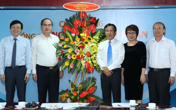 Vào sáng ngày 12/8, đồng chí Võ Văn Phuông được phân công giữ chức Phó trưởng Ban Tuyên giáo TW