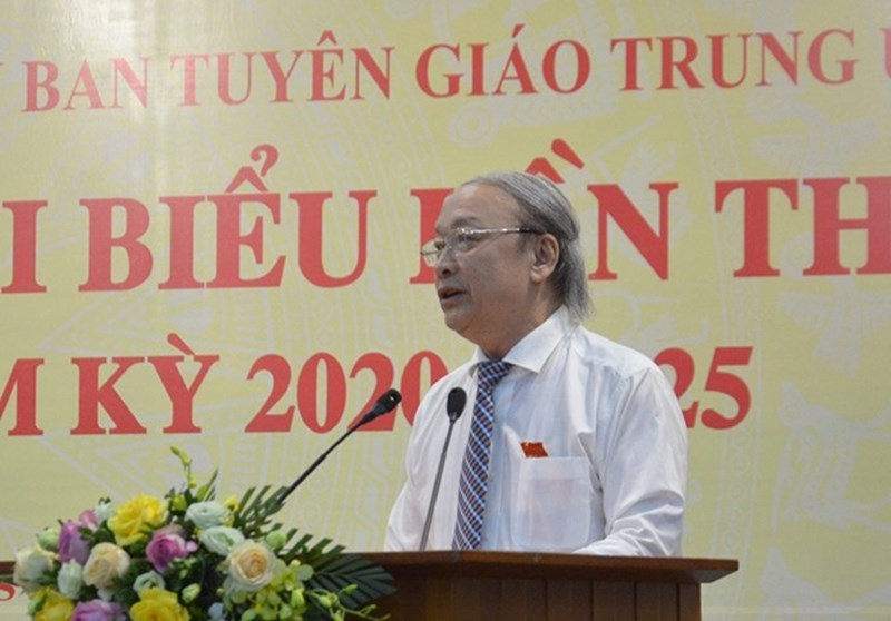 Võ Văn Phuông là một trong những vị chính khách nổi tiếng tại Việt Nam