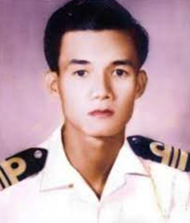 Năm 1963, ông Ngụy Văn Thà tham gia nhập ngũ vào quân đội và tình nguyện gia nhập lực lượng Hải quân Việt Nam Cộng hòa