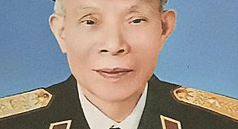 Đồng chí từng giữ nhiều chức vụ khác nhau như Tiểu đội của Anh hùng lực lượng vũ trang Phan Đình Giót, Trưởng phòng cán bộ Bộ Tư lệnh Tăng Thiết Giáp,…
