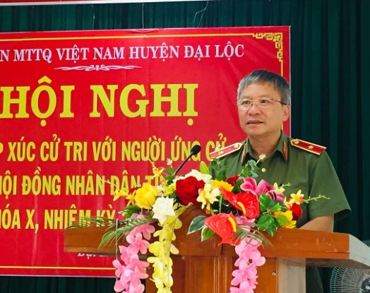 Đồng chí Nguyễn Đức Dũng đã đảm nhận nhiều chức vụ khác nhau như Phó trưởng Công an huyện Nông Sơn, Phó Trưởng phòng An ninh Điều tra,…