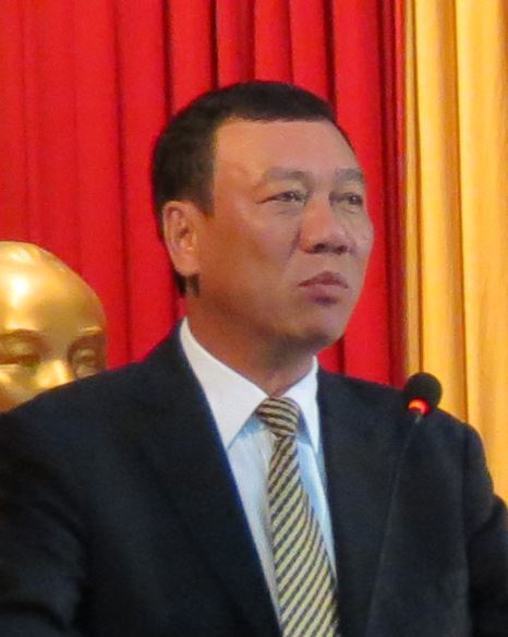 Tháng 04/1986, ông được bầu làm cán bộ Sở Tài chính Hà Nam Ninh