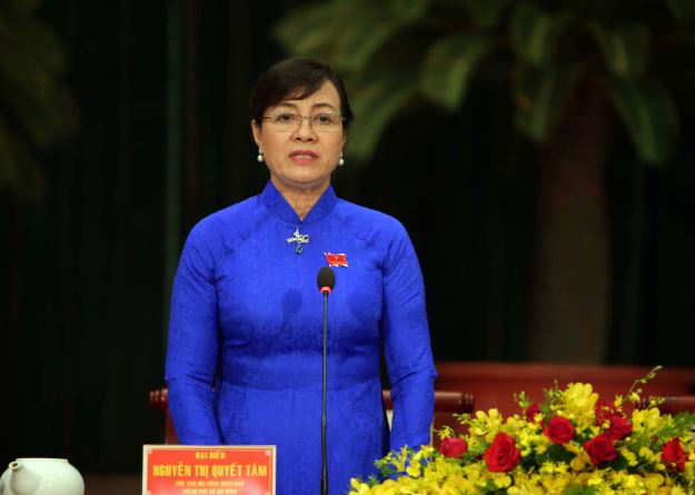 Ngày 18/03/1980, bà được kết nạp vào Đảng Cộng sản Việt Nam rồi trở thành chính thức ngay sau đó