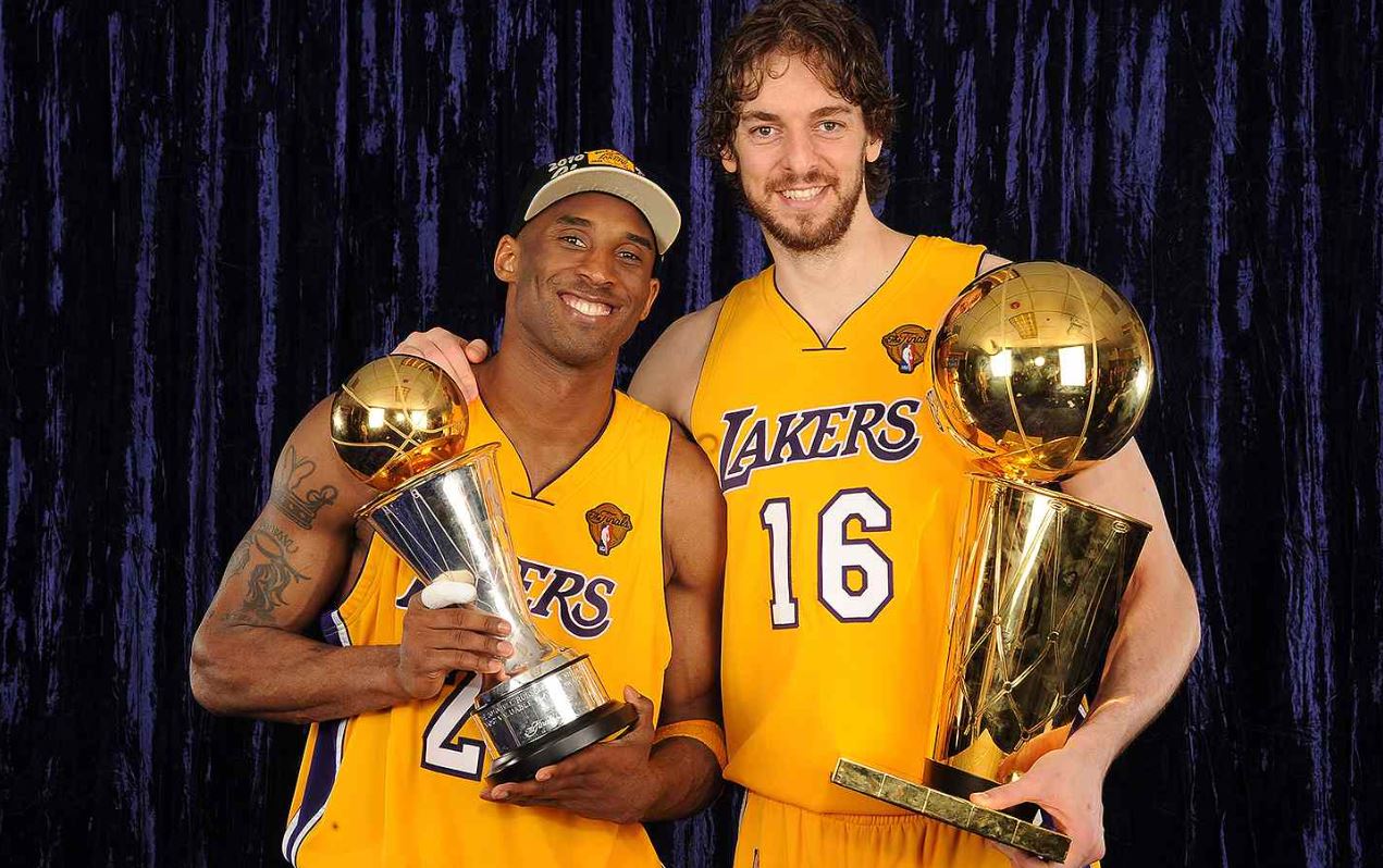 Kobe Bryant và đội tuyển Lakers liên tiếp 3 năm vô địch NBA