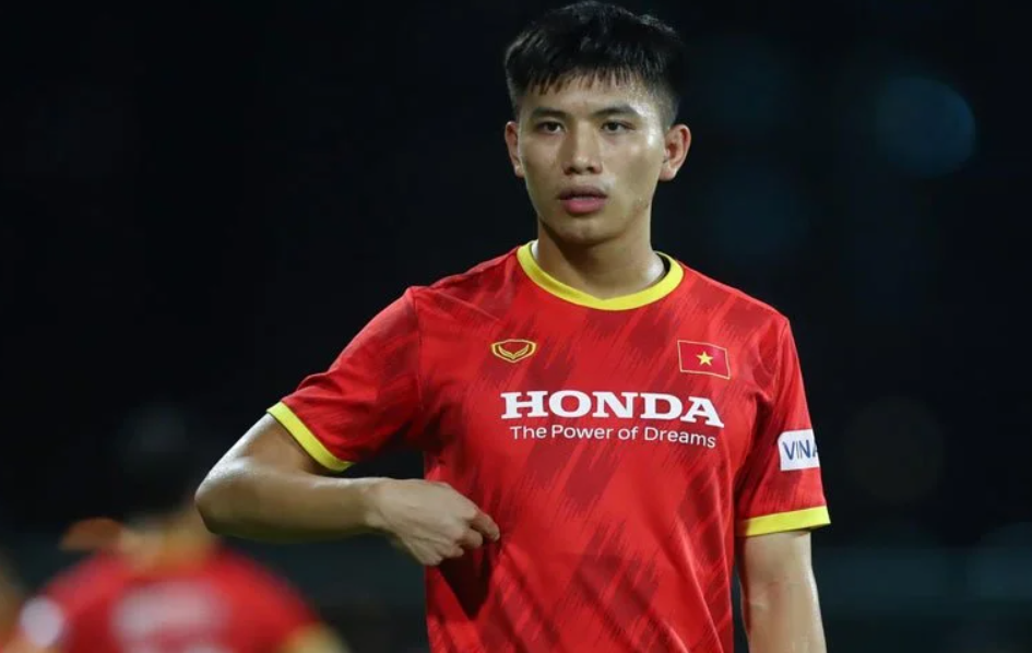 Nguyễn Thanh Bình là cầu thủ bóng đá chuyên nghiệp nổi tiếng người Việt Nam