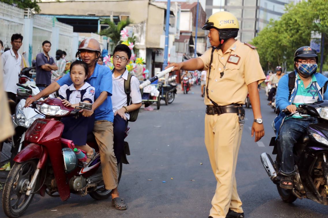 Công an giao thông có thể yêu cầu dừng xe nếu phát hiện, ghi nhận hành vi vi phạm pháp luật giao thông đường bộ