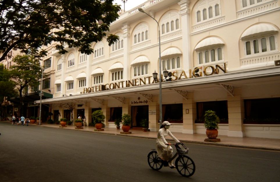 Lịch sử ngành khách sạn ở Việt Nam - Continental là khách sạn đầu tiên của Việt Nam xây dựng hoàn thành tại Sài Gòn vào 1880